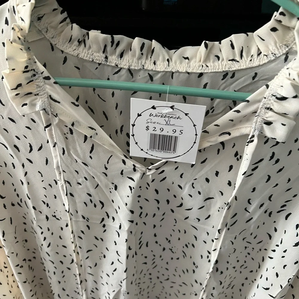 Patterned Blouse - Picture 2 of 2